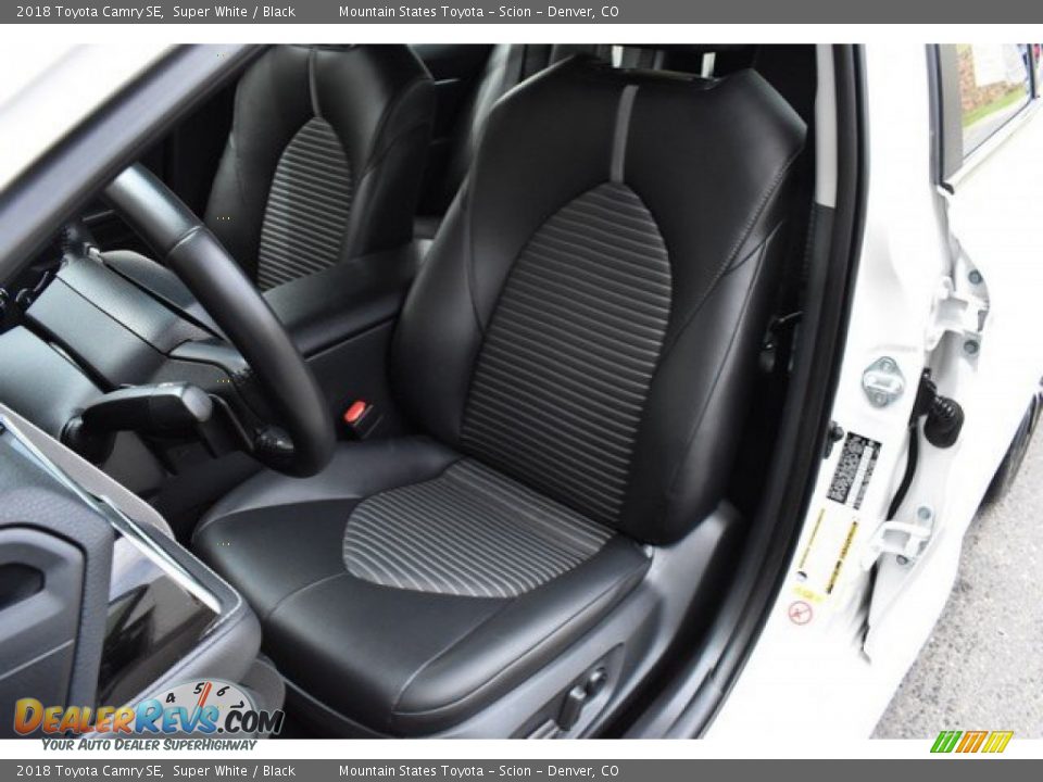 2018 Toyota Camry SE Super White / Black Photo #12