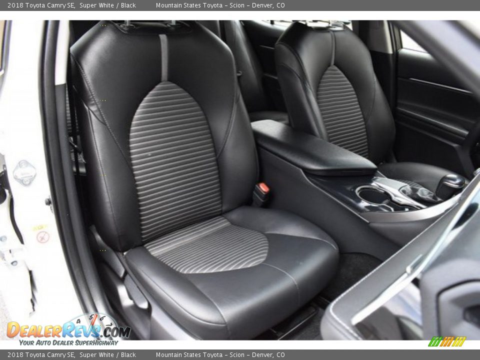 2018 Toyota Camry SE Super White / Black Photo #18