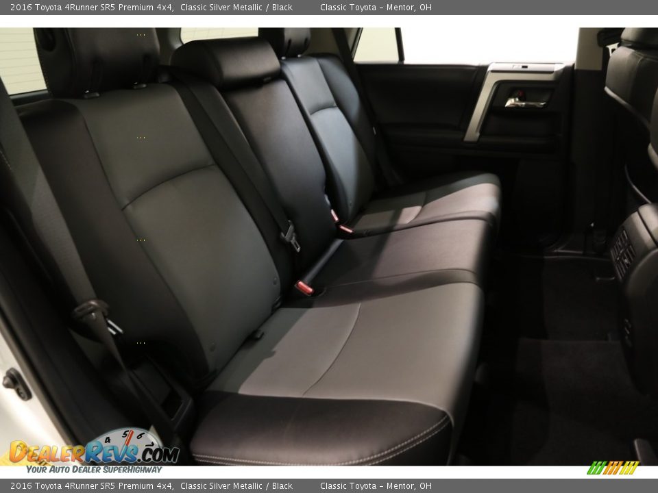 2016 Toyota 4Runner SR5 Premium 4x4 Classic Silver Metallic / Black Photo #17