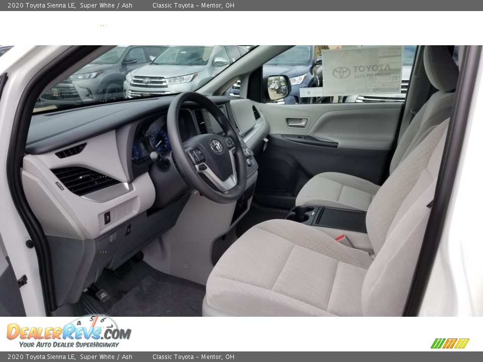 2020 Toyota Sienna LE Super White / Ash Photo #2