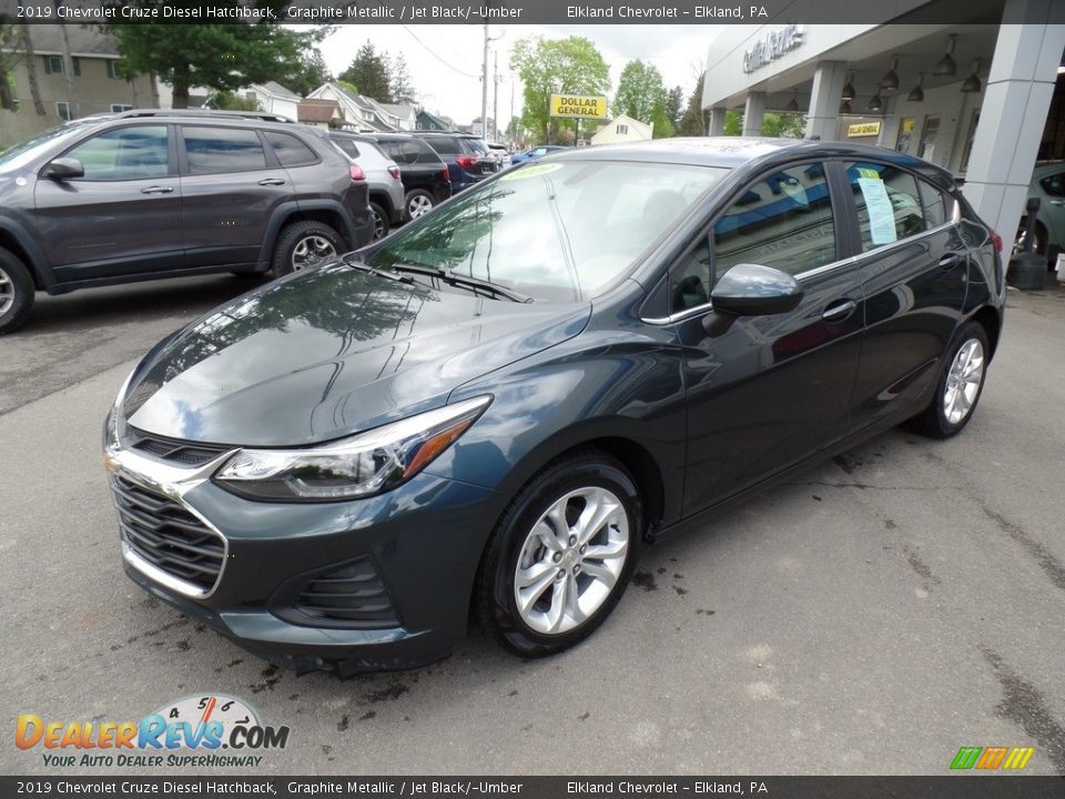 Front 3/4 View of 2019 Chevrolet Cruze Diesel Hatchback Photo #1
