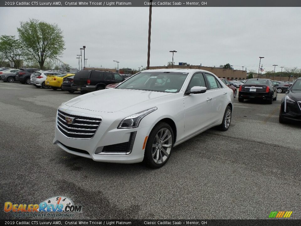 Front 3/4 View of 2019 Cadillac CTS Luxury AWD Photo #1