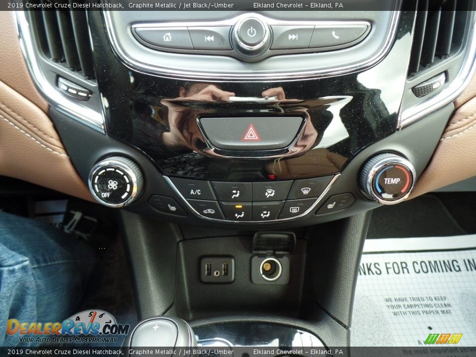 Controls of 2019 Chevrolet Cruze Diesel Hatchback Photo #31
