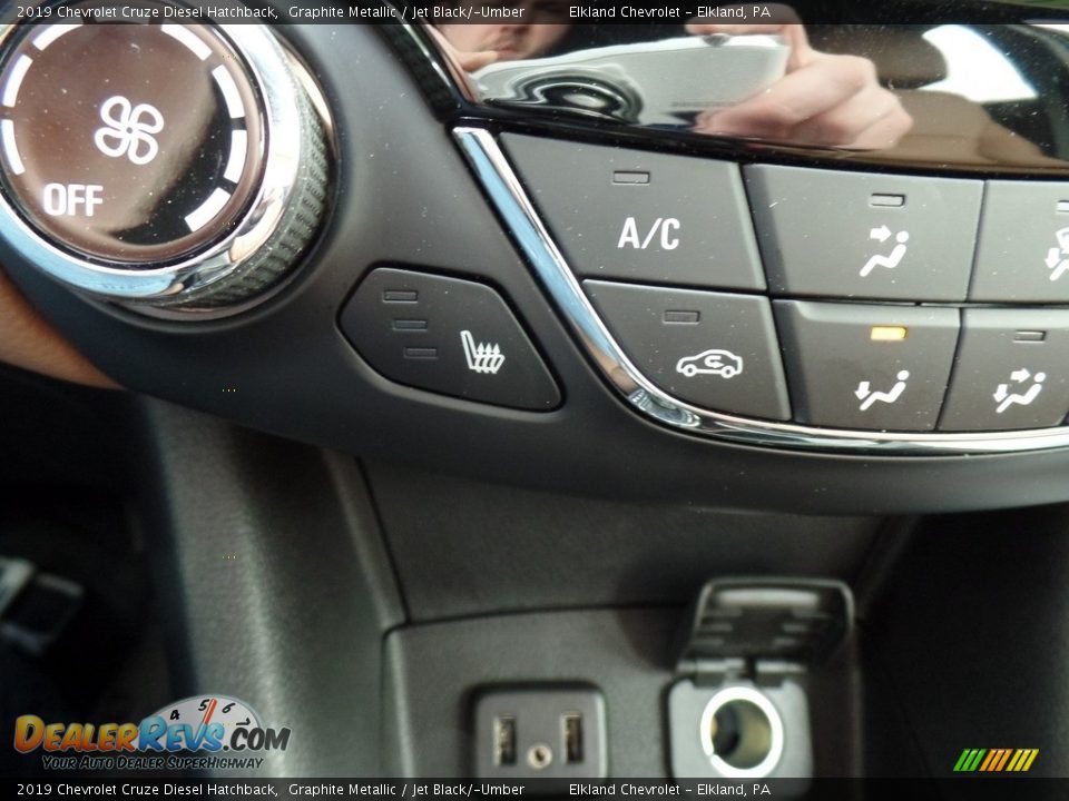 2019 Chevrolet Cruze Diesel Hatchback Graphite Metallic / Jet Black/­Umber Photo #32