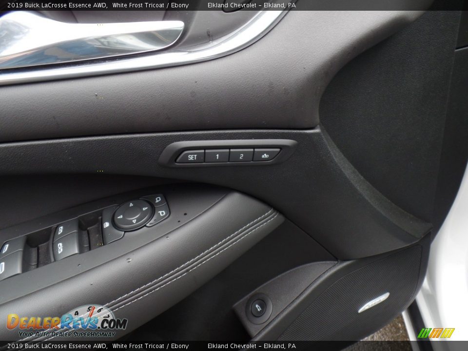 Controls of 2019 Buick LaCrosse Essence AWD Photo #13