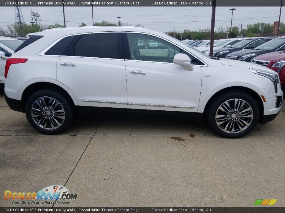 2019 Cadillac XT5 Premium Luxury AWD Crystal White Tricoat / Sahara Beige Photo #2