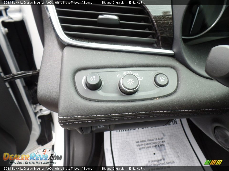 Controls of 2019 Buick LaCrosse Essence AWD Photo #21