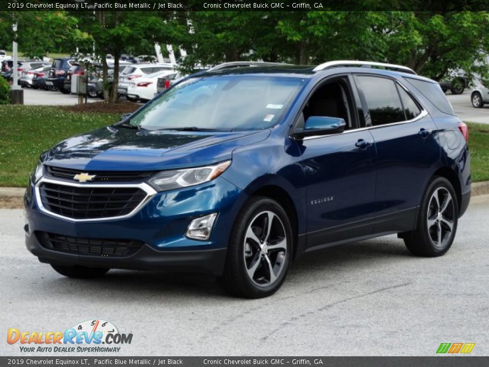 Front 3/4 View of 2019 Chevrolet Equinox LT Photo #5