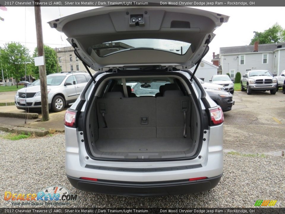 2017 Chevrolet Traverse LS AWD Silver Ice Metallic / Dark Titanium/Light Titanium Photo #12