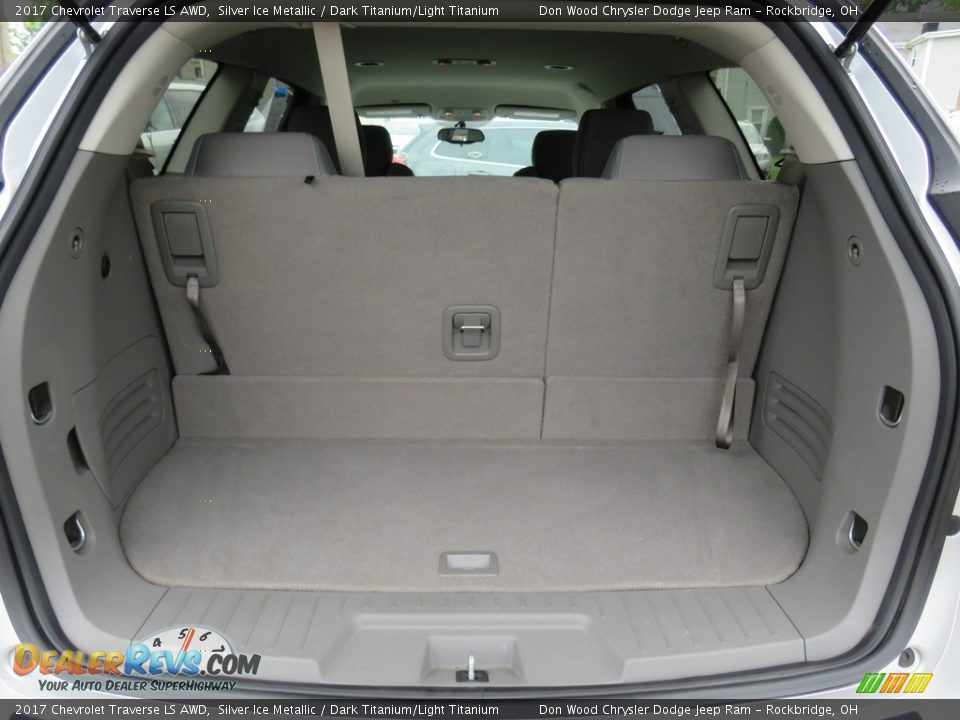 2017 Chevrolet Traverse LS AWD Silver Ice Metallic / Dark Titanium/Light Titanium Photo #13