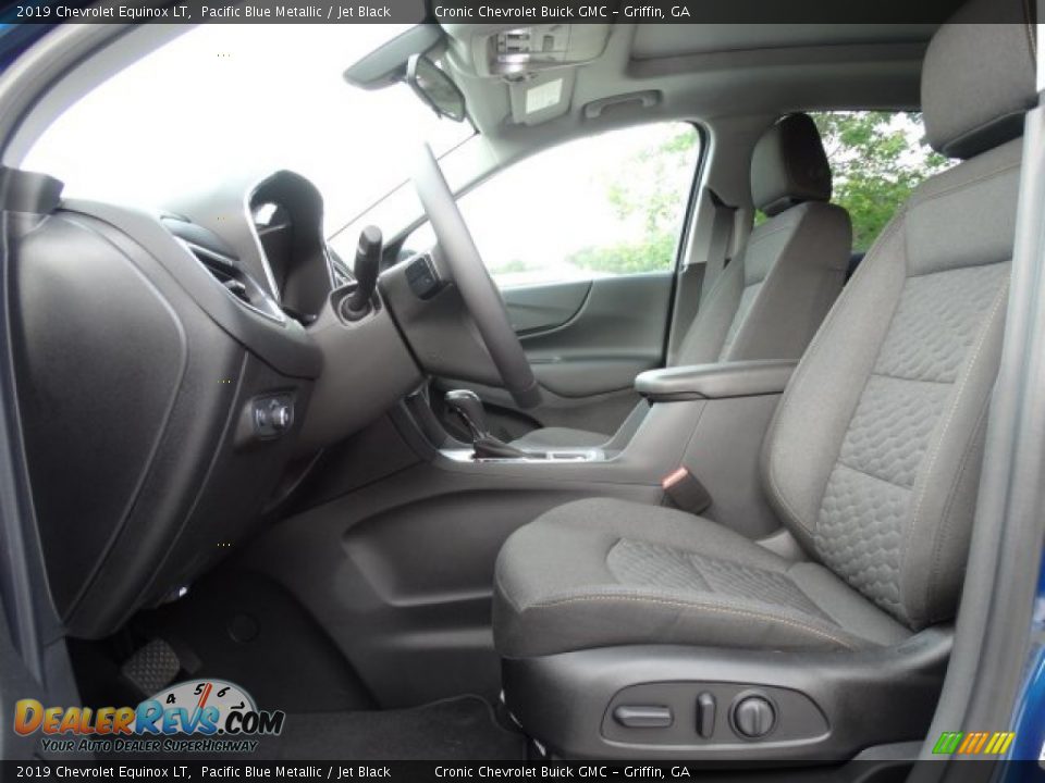 Front Seat of 2019 Chevrolet Equinox LT Photo #14
