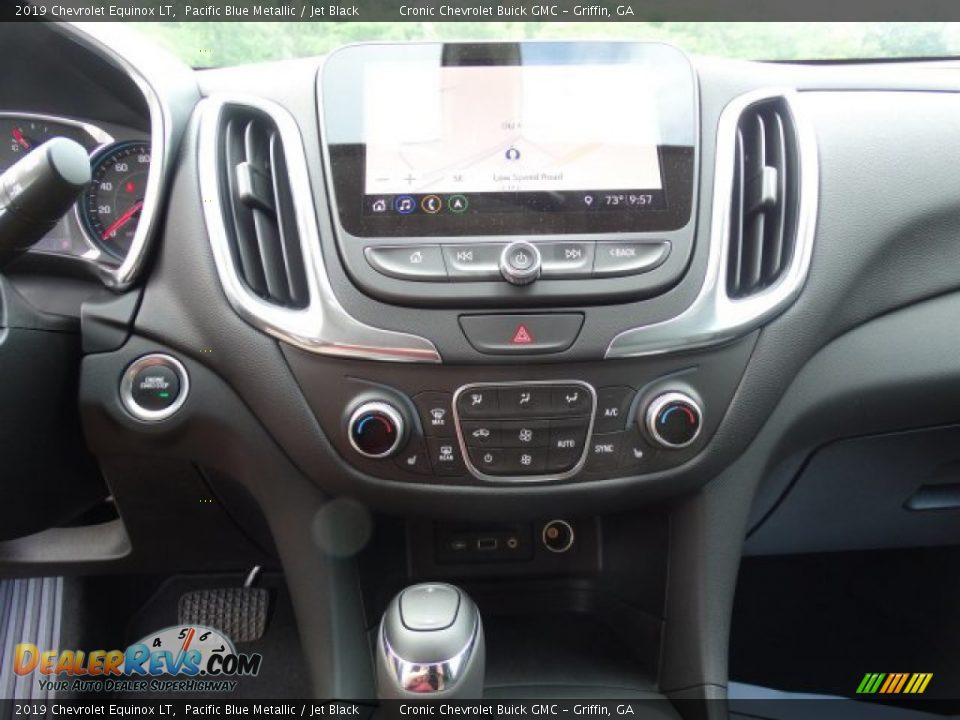 Controls of 2019 Chevrolet Equinox LT Photo #18