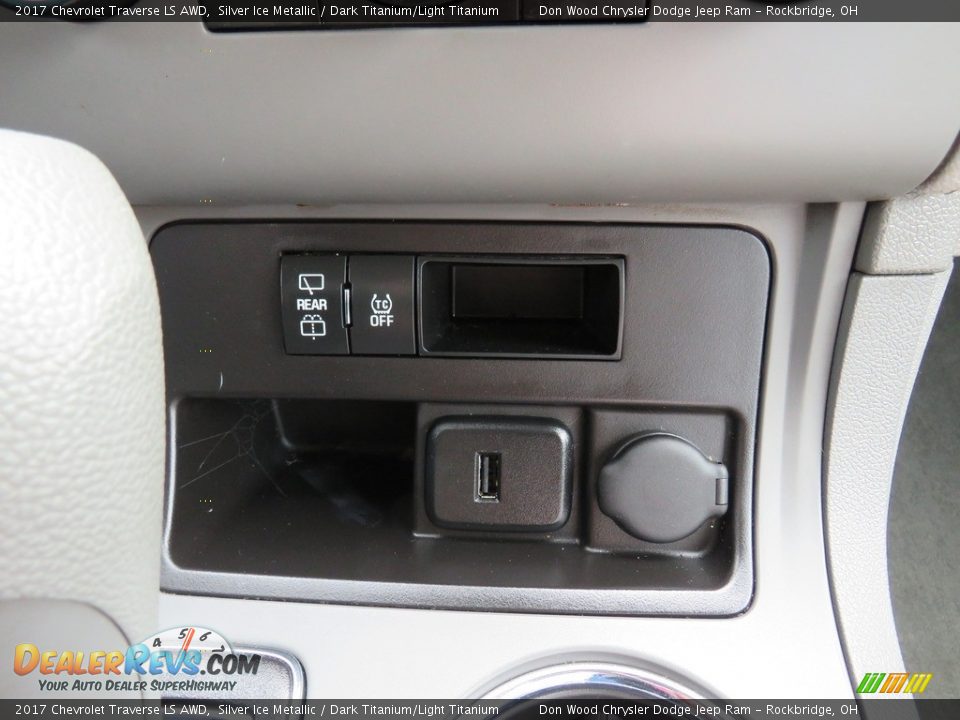 2017 Chevrolet Traverse LS AWD Silver Ice Metallic / Dark Titanium/Light Titanium Photo #27