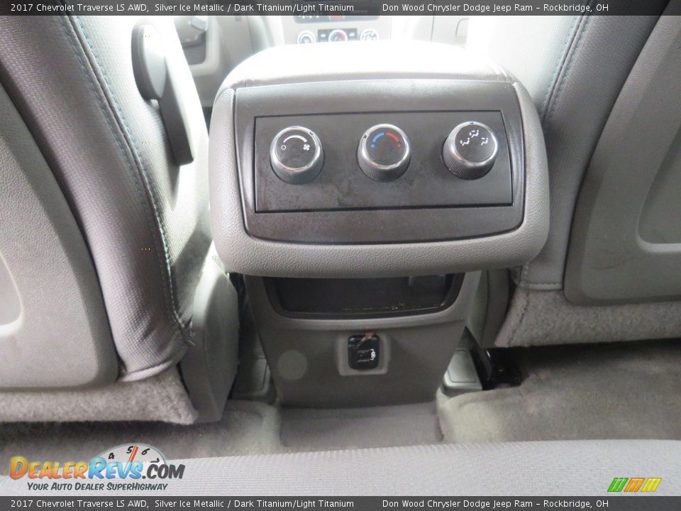 2017 Chevrolet Traverse LS AWD Silver Ice Metallic / Dark Titanium/Light Titanium Photo #31