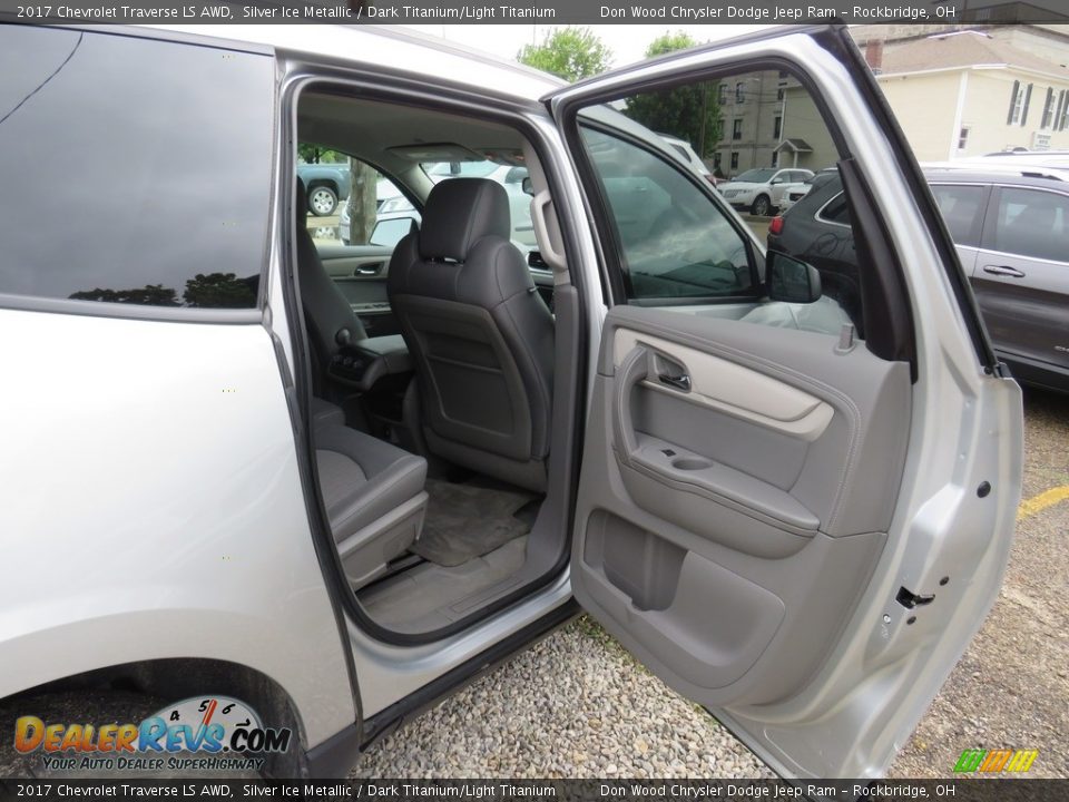 2017 Chevrolet Traverse LS AWD Silver Ice Metallic / Dark Titanium/Light Titanium Photo #33
