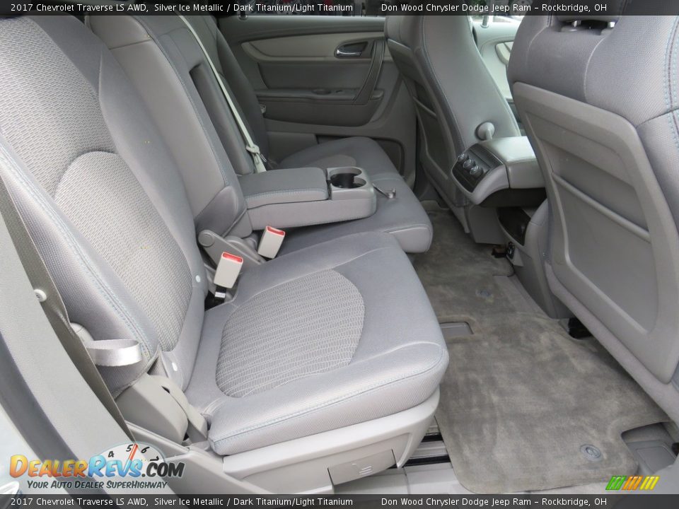 2017 Chevrolet Traverse LS AWD Silver Ice Metallic / Dark Titanium/Light Titanium Photo #34