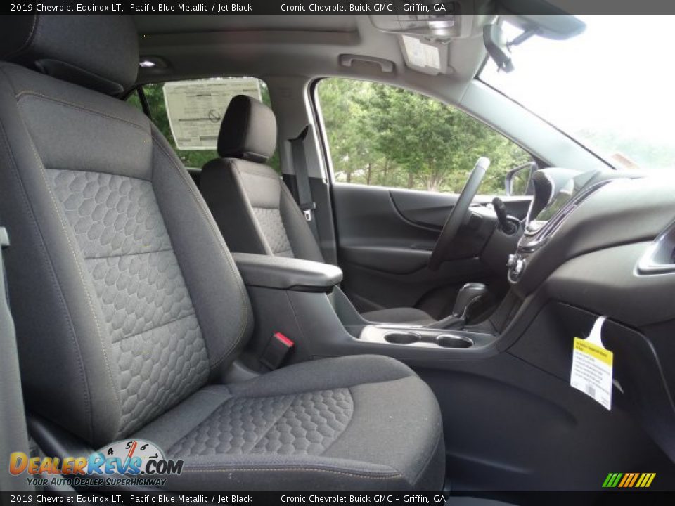 Front Seat of 2019 Chevrolet Equinox LT Photo #27