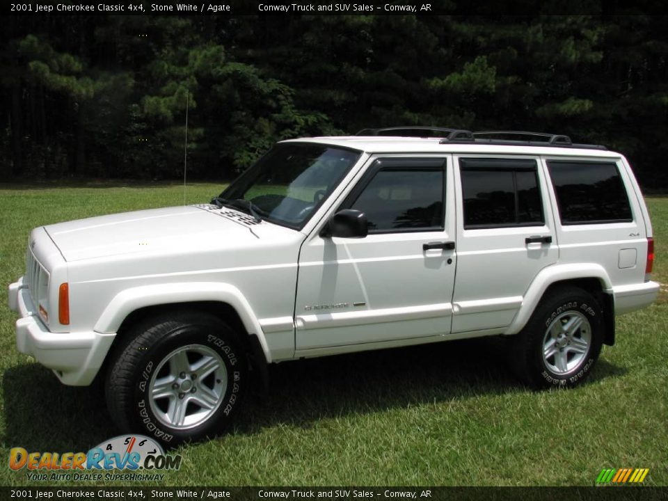 2001 Jeep Cherokee Classic 4x4 Stone White / Agate Photo #1