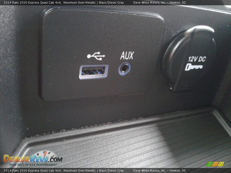 2014 Ram 1500 Express Quad Cab 4x4 Maximum Steel Metallic / Black/Diesel Gray Photo #26