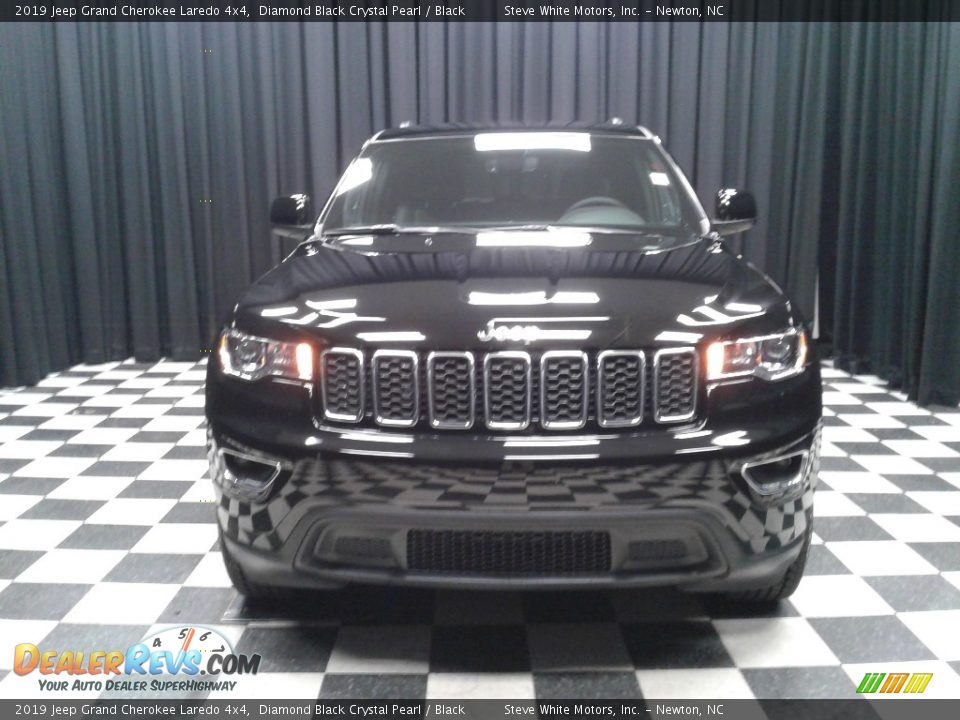2019 Jeep Grand Cherokee Laredo 4x4 Diamond Black Crystal Pearl / Black Photo #3
