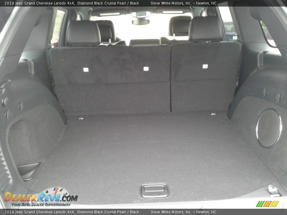 2019 Jeep Grand Cherokee Laredo 4x4 Diamond Black Crystal Pearl / Black Photo #13