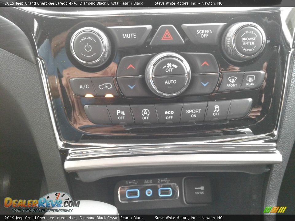 2019 Jeep Grand Cherokee Laredo 4x4 Diamond Black Crystal Pearl / Black Photo #31