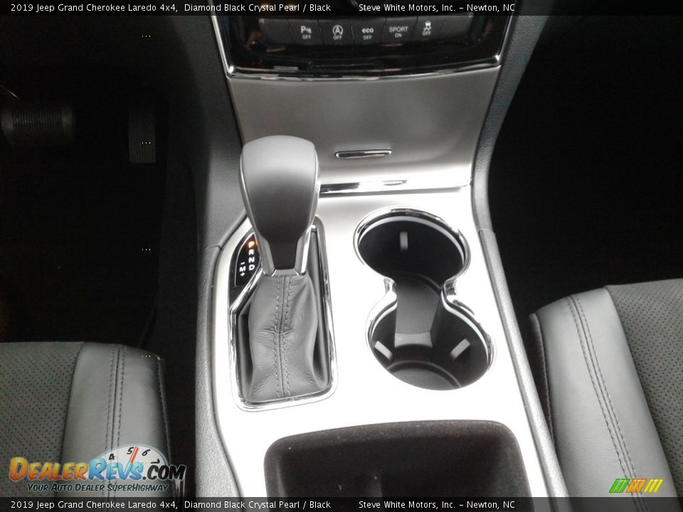 2019 Jeep Grand Cherokee Laredo 4x4 Diamond Black Crystal Pearl / Black Photo #32