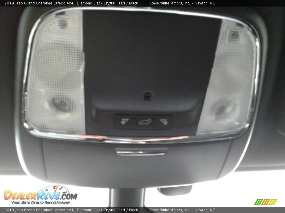 2019 Jeep Grand Cherokee Laredo 4x4 Diamond Black Crystal Pearl / Black Photo #33