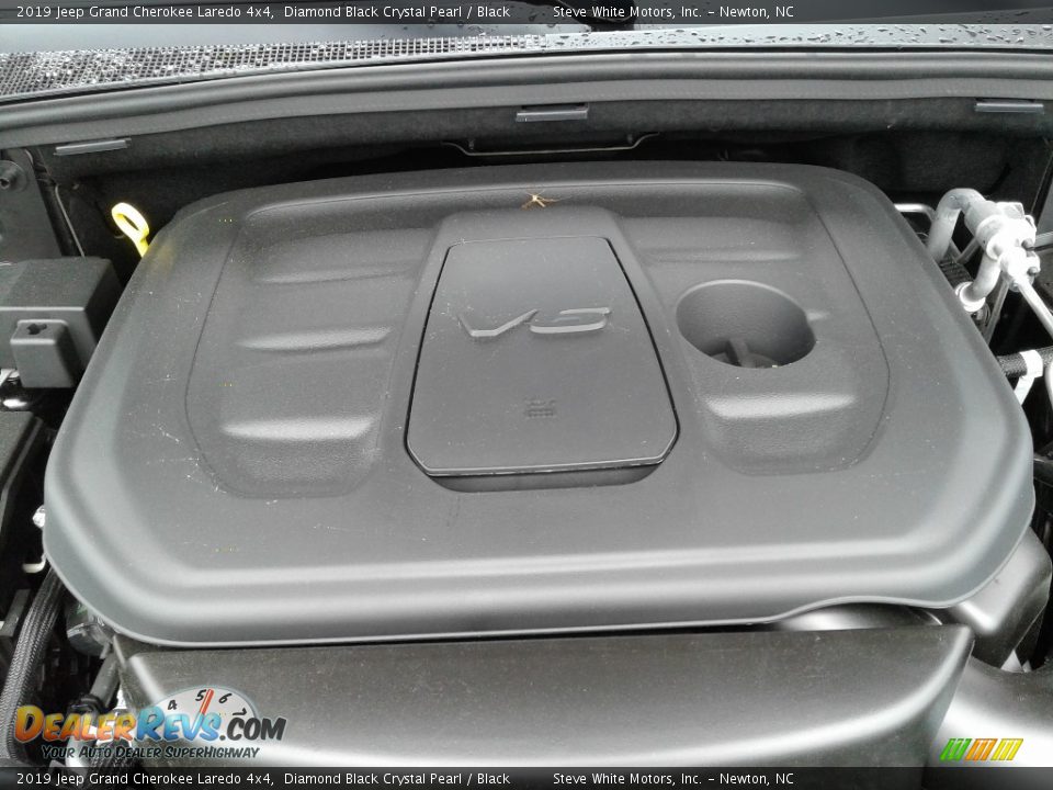 2019 Jeep Grand Cherokee Laredo 4x4 Diamond Black Crystal Pearl / Black Photo #36