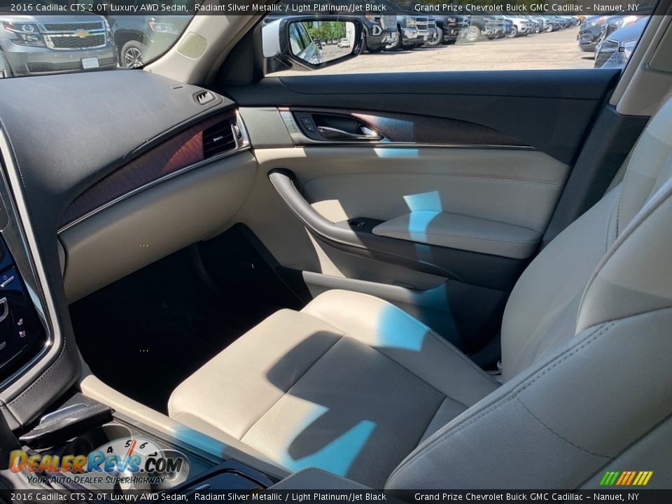 2016 Cadillac CTS 2.0T Luxury AWD Sedan Radiant Silver Metallic / Light Platinum/Jet Black Photo #17