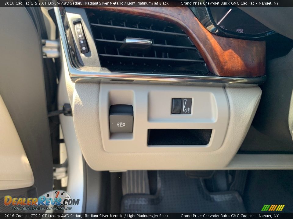 2016 Cadillac CTS 2.0T Luxury AWD Sedan Radiant Silver Metallic / Light Platinum/Jet Black Photo #18