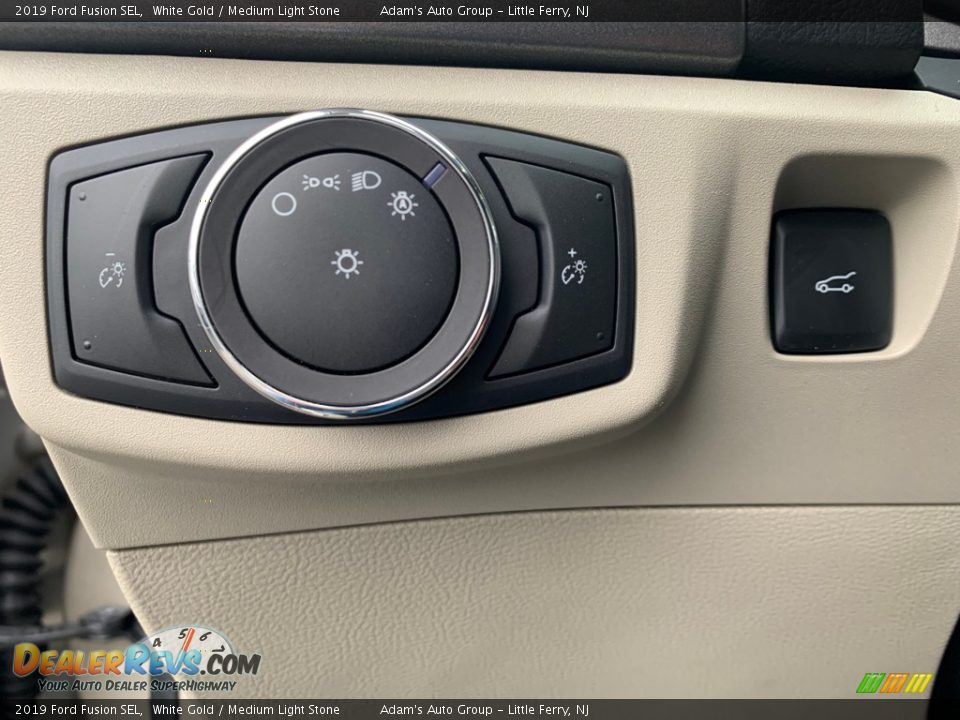 Controls of 2019 Ford Fusion SEL Photo #16