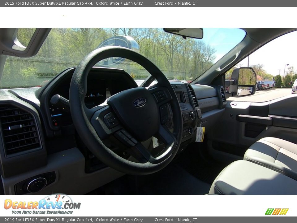 2019 Ford F350 Super Duty XL Regular Cab 4x4 Oxford White / Earth Gray Photo #10