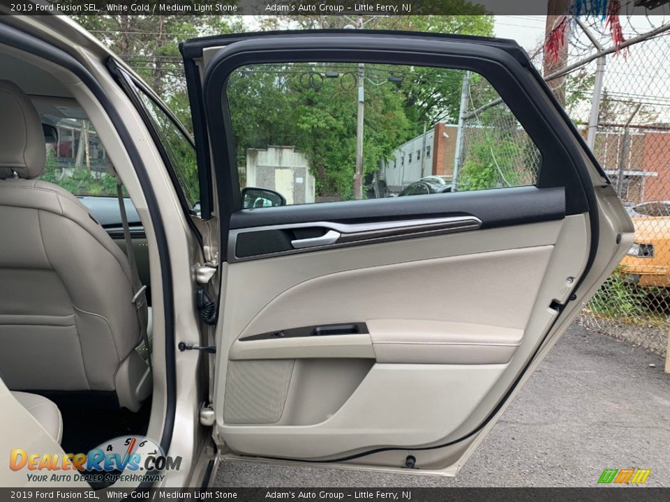 Door Panel of 2019 Ford Fusion SEL Photo #27