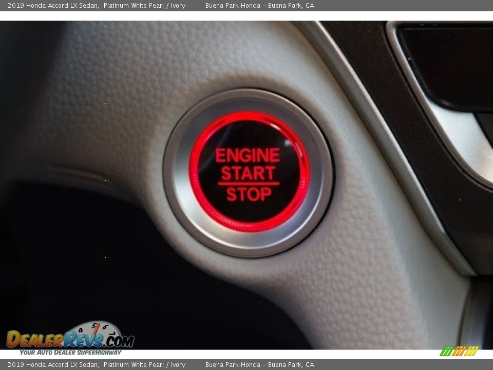 2019 Honda Accord LX Sedan Platinum White Pearl / Ivory Photo #18