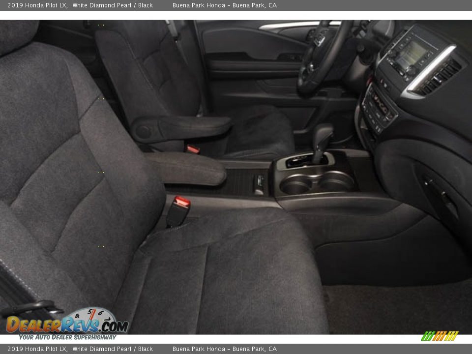 2019 Honda Pilot LX White Diamond Pearl / Black Photo #32