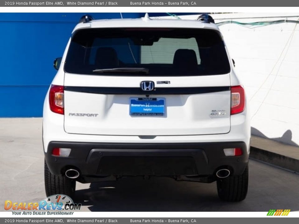 2019 Honda Passport Elite AWD White Diamond Pearl / Black Photo #5