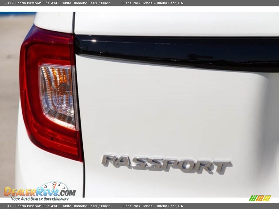 2019 Honda Passport Elite AWD White Diamond Pearl / Black Photo #6