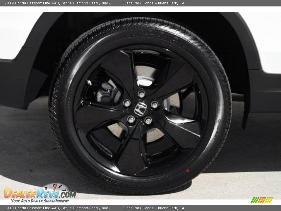 2019 Honda Passport Elite AWD White Diamond Pearl / Black Photo #10
