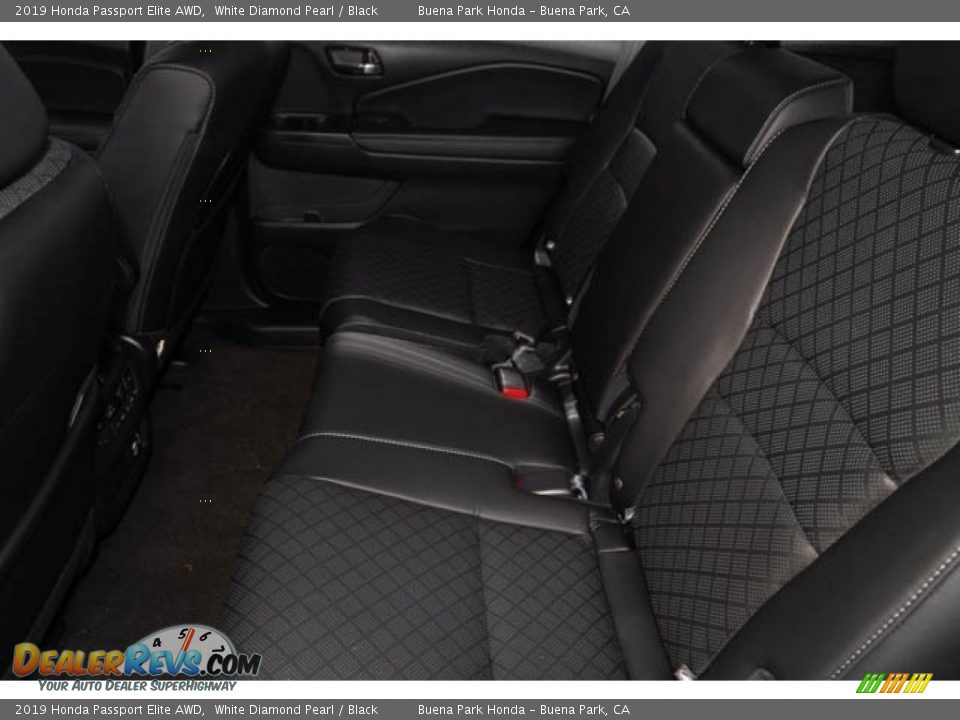 2019 Honda Passport Elite AWD White Diamond Pearl / Black Photo #16