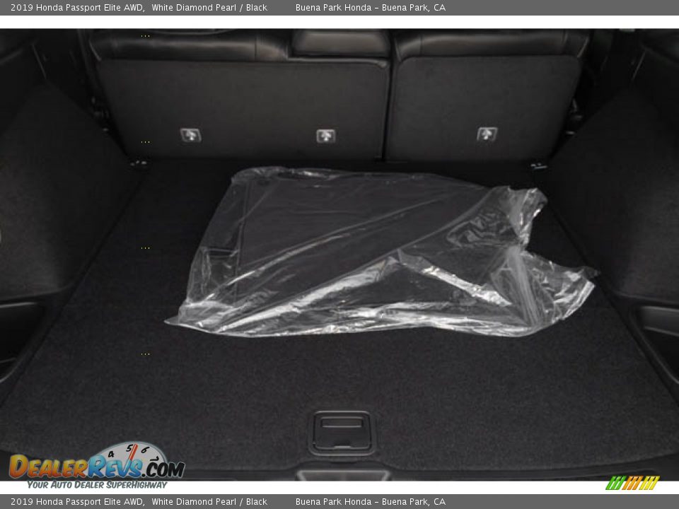 2019 Honda Passport Elite AWD White Diamond Pearl / Black Photo #28