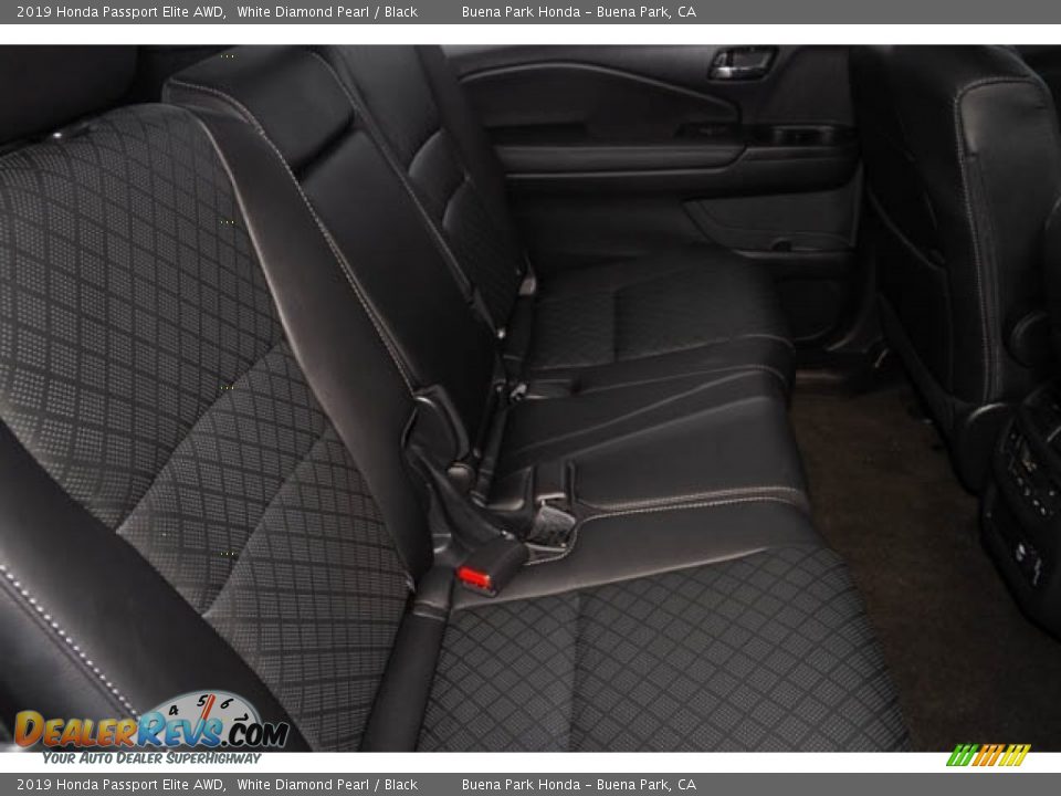 2019 Honda Passport Elite AWD White Diamond Pearl / Black Photo #29