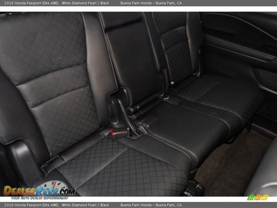 2019 Honda Passport Elite AWD White Diamond Pearl / Black Photo #30