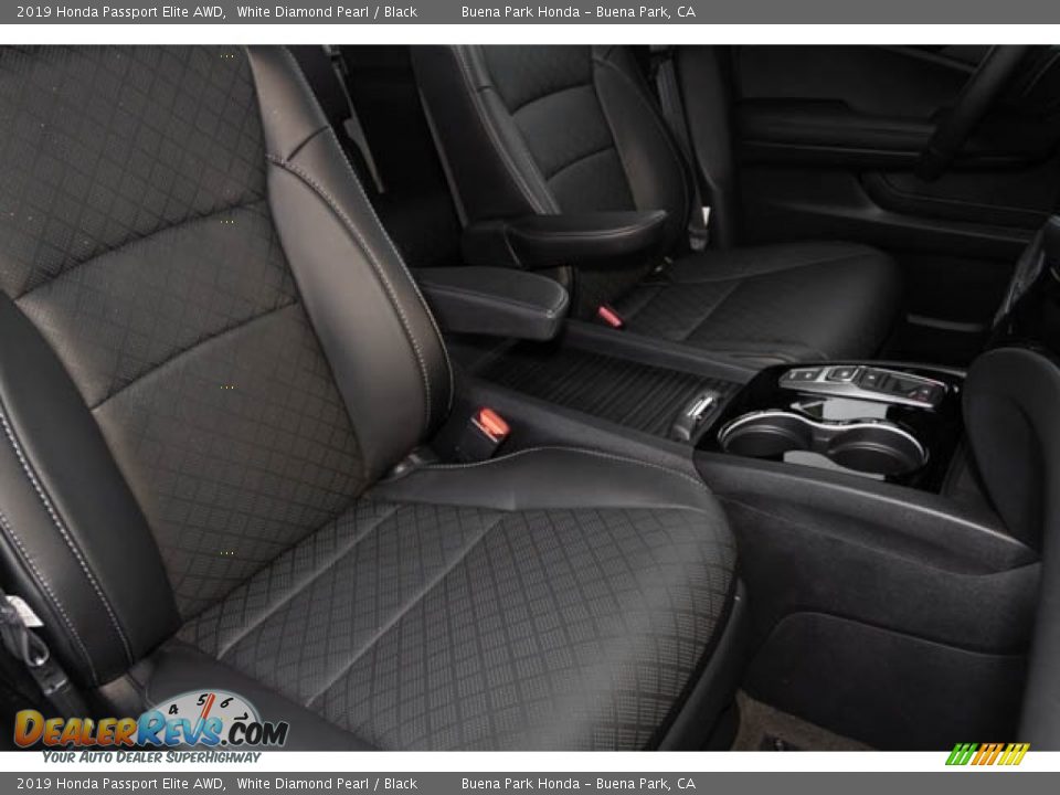 2019 Honda Passport Elite AWD White Diamond Pearl / Black Photo #32
