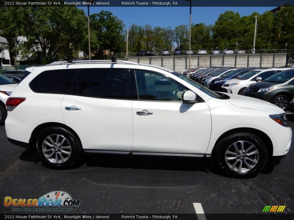 2013 Nissan Pathfinder SV 4x4 Moonlight White / Almond Photo #2