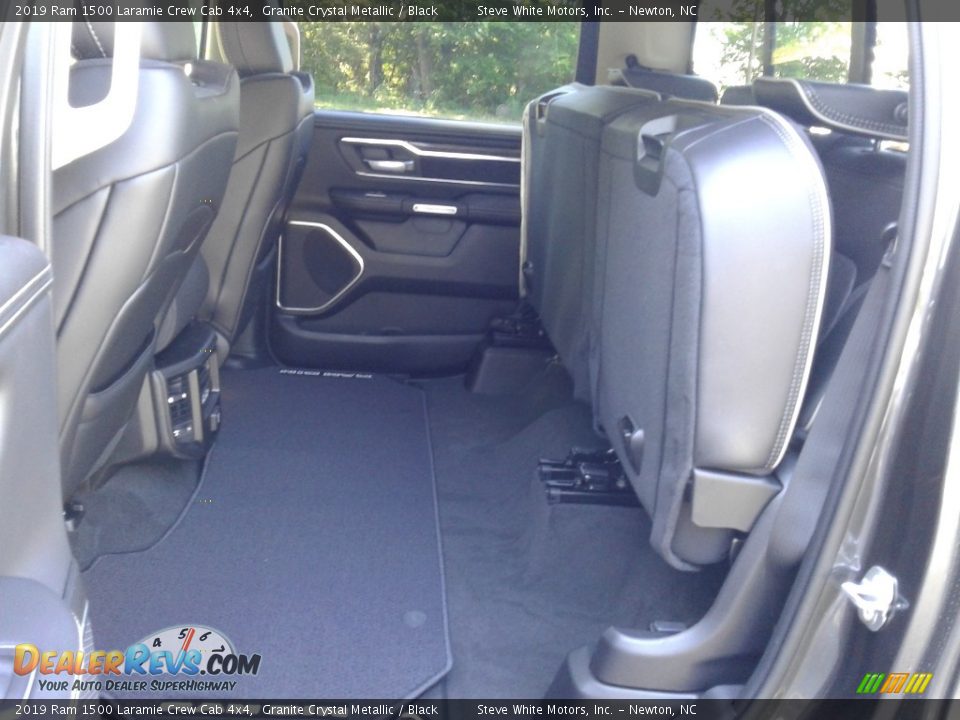 2019 Ram 1500 Laramie Crew Cab 4x4 Granite Crystal Metallic / Black Photo #12