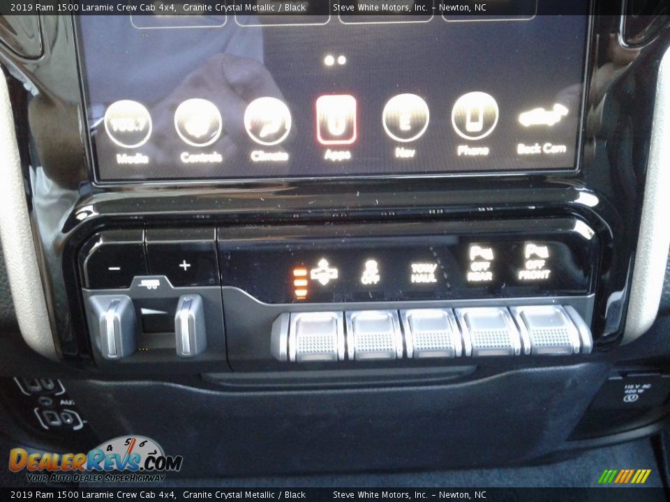 2019 Ram 1500 Laramie Crew Cab 4x4 Granite Crystal Metallic / Black Photo #31