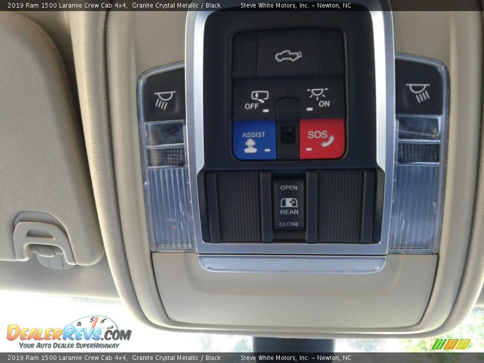 2019 Ram 1500 Laramie Crew Cab 4x4 Granite Crystal Metallic / Black Photo #32