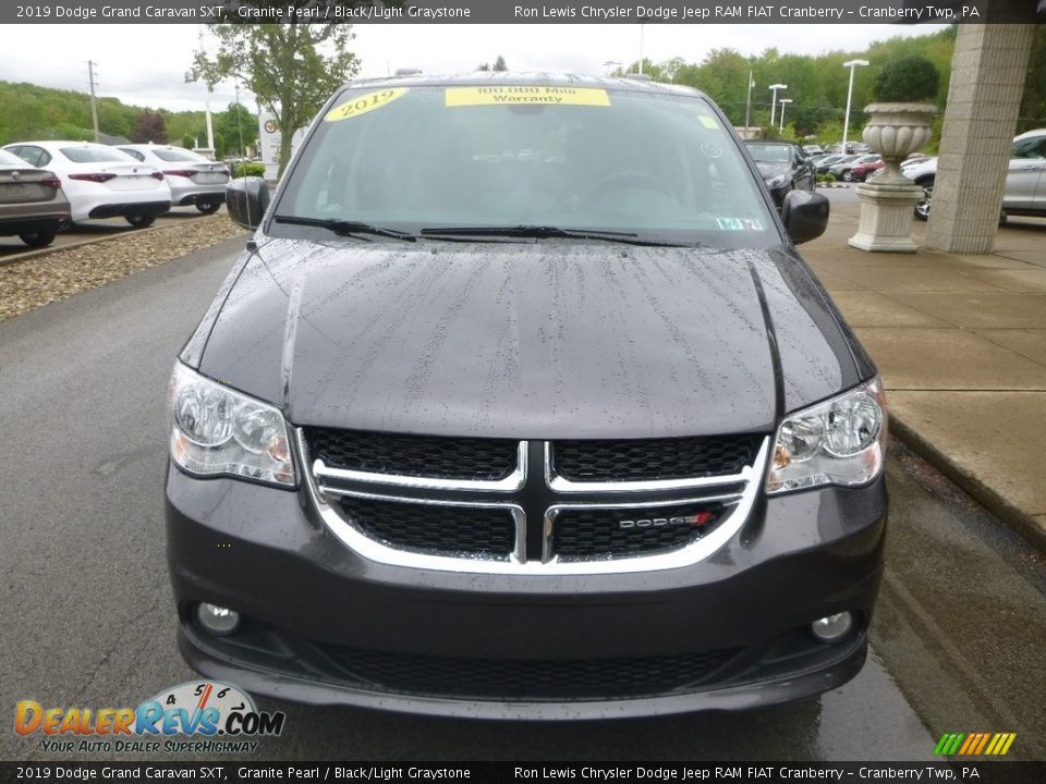 2019 Dodge Grand Caravan SXT Granite Pearl / Black/Light Graystone Photo #4