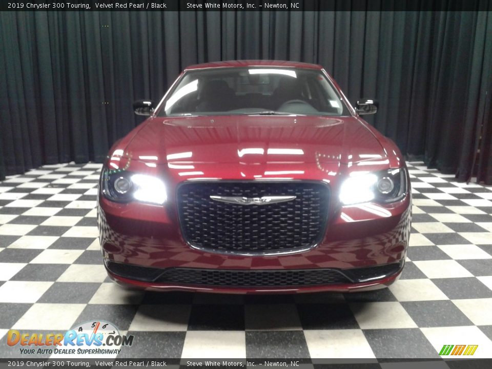 2019 Chrysler 300 Touring Velvet Red Pearl / Black Photo #3